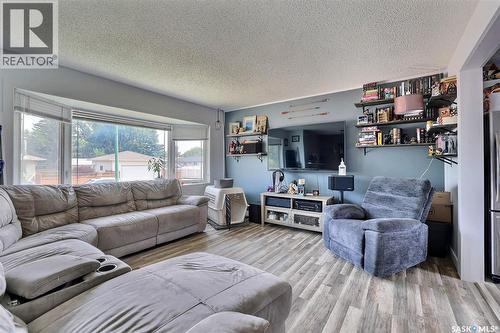 86 Straub Crescent, Regina, SK - Indoor Photo Showing Living Room