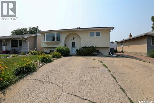 86 Straub Crescent, Regina, SK - Outdoor