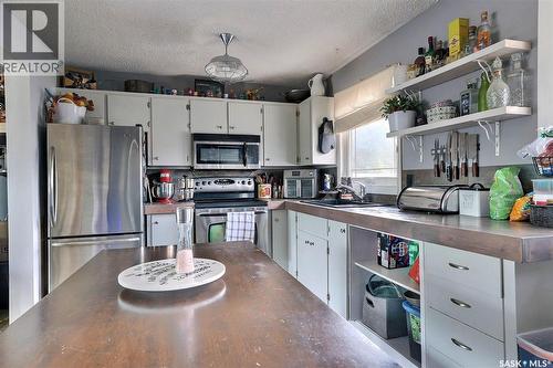 86 Straub Crescent, Regina, SK - Indoor Photo Showing Kitchen