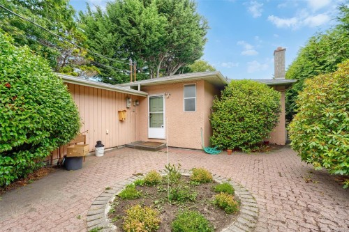 2168 Esplanade, Oak Bay, BC 