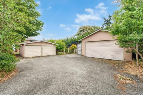 2168 Esplanade, Oak Bay, BC 