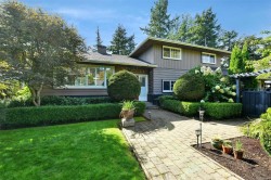 2065 Avondale Rd Oak Bay, BC V8P 1V5