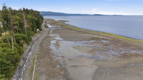 880 Bluffs Dr, Qualicum Beach, BC 
