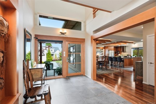 880 Bluffs Dr, Qualicum Beach, BC 