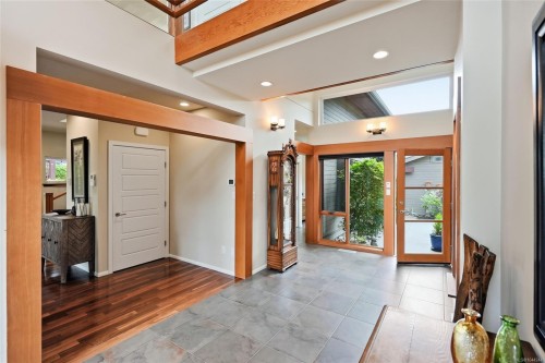 880 Bluffs Dr, Qualicum Beach, BC 