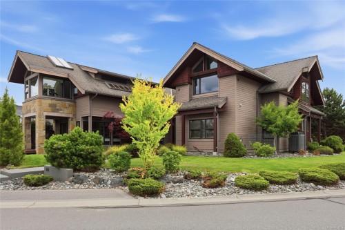 880 Bluffs Dr, Qualicum Beach, BC 