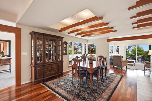 880 Bluffs Dr, Qualicum Beach, BC 