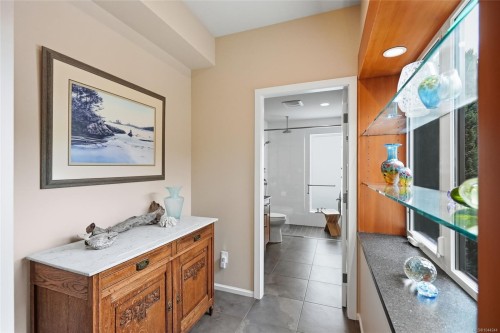 880 Bluffs Dr, Qualicum Beach, BC 