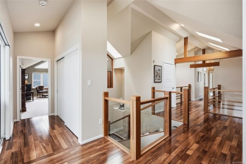880 Bluffs Dr, Qualicum Beach, BC 