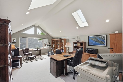 880 Bluffs Dr, Qualicum Beach, BC 