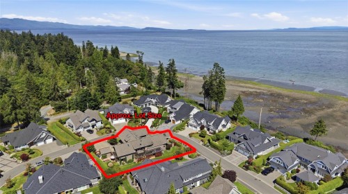 880 Bluffs Dr, Qualicum Beach, BC 