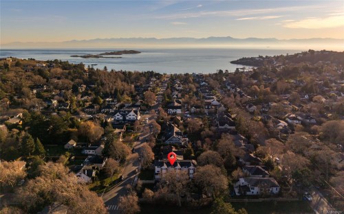 #A-786 St. Patrick St, Oak Bay, BC 
