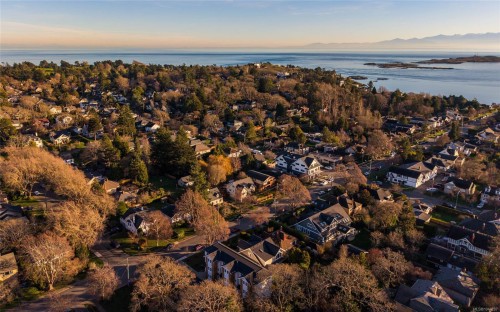#A-786 St. Patrick St, Oak Bay, BC 