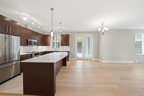 #101-1325 Cape Cod Dr, Parksville, BC - Indoor Photo Showing Kitchen With Upgraded Kitchen