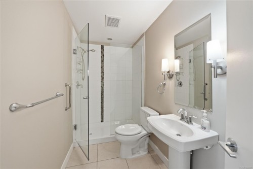 #101-1325 Cape Cod Dr, Parksville, BC - Indoor Photo Showing Bathroom
