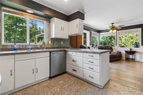 701 Glenalan Rd, Campbell River, BC 