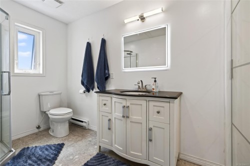 701 Glenalan Rd, Campbell River, BC 
