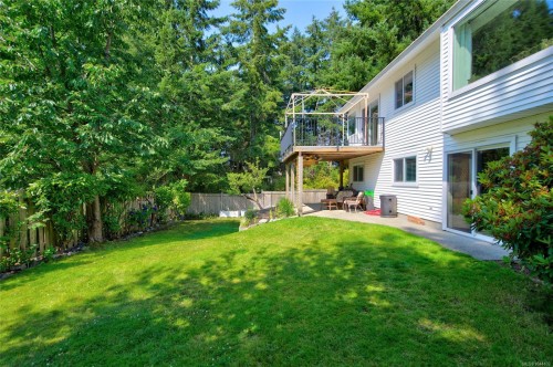 701 Glenalan Rd, Campbell River, BC 