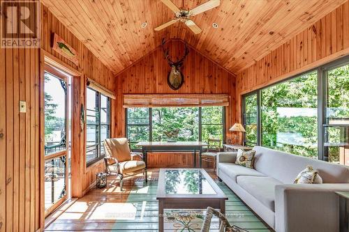 538 Rishor Avenue, Douro-Dummer, ON - Indoor Photo Showing Living Room
