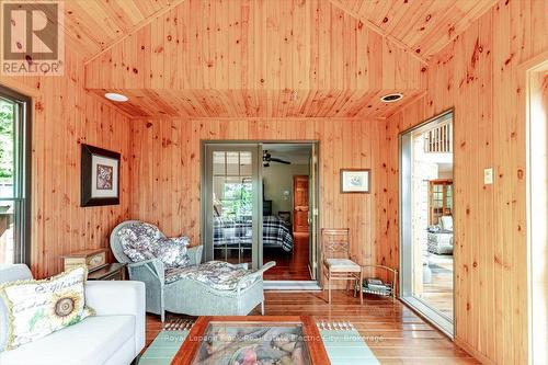 538 Rishor Avenue, Douro-Dummer, ON - Indoor Photo Showing Living Room