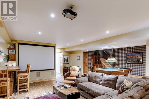 538 Rishor Avenue, Douro-Dummer, ON - Indoor Photo Showing Living Room