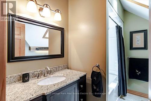 538 Rishor Avenue, Douro-Dummer, ON - Indoor Photo Showing Bathroom