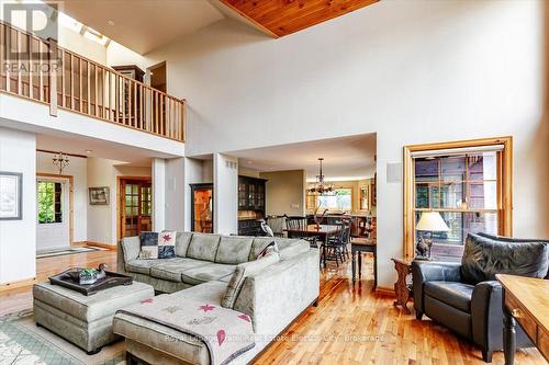 538 Rishor Avenue, Douro-Dummer, ON - Indoor Photo Showing Living Room