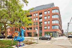 520 - 5 LAKEVIEW AVENUE Toronto, ON M6J 0H3