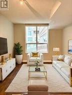 201 - 323 RICHMOND STREET Toronto, ON M5A 4R3
