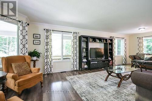 3889 Baseline Road, Springwater, ON - Indoor Photo Showing Living Room