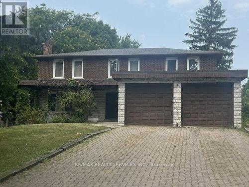 4 PINE RIDGE LANE  Brampton, ON L6W 1G6