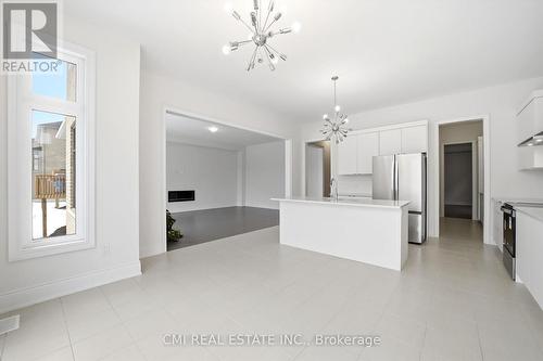 125 Raspberry Ridge Avenue, Caledon, ON - Indoor Photo Showing Kitchen