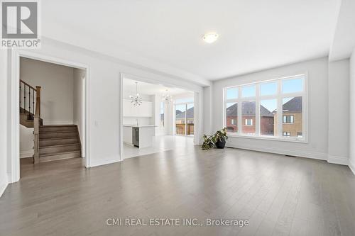 125 Raspberry Ridge Avenue, Caledon, ON - Indoor Photo Showing Living Room