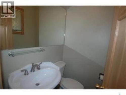 2018 Morgan Avenue, Saskatoon, SK - Indoor Photo Showing Bathroom