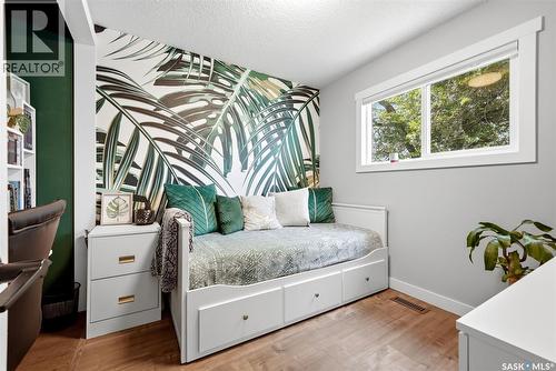1566 Grosvenor Street, Regina, SK - Indoor Photo Showing Bedroom