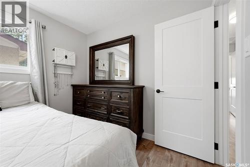 1566 Grosvenor Street, Regina, SK - Indoor Photo Showing Bedroom
