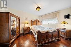 Good size primary bedroom - 