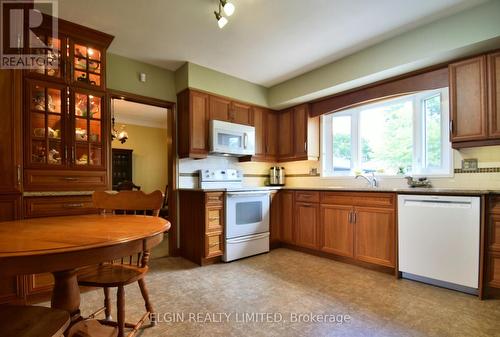18 Pullen Avenue, St. Thomas, ON - Indoor Photo Showing Kitchen