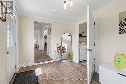 Huge functional foyer - 3607 Mcbean Street, Ottawa, ON - Indoor Photo Showing Other Room