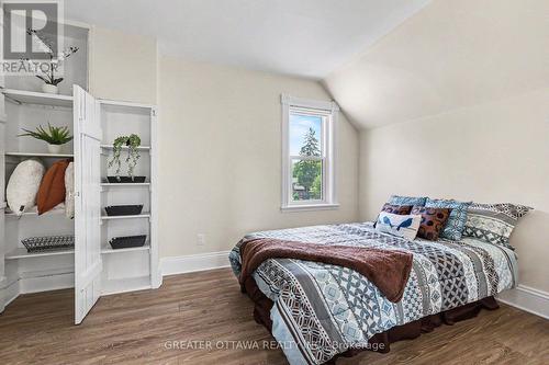 You don't see in the walk-in closet in this pic - 3607 Mcbean Street, Ottawa, ON - Indoor Photo Showing Bedroom