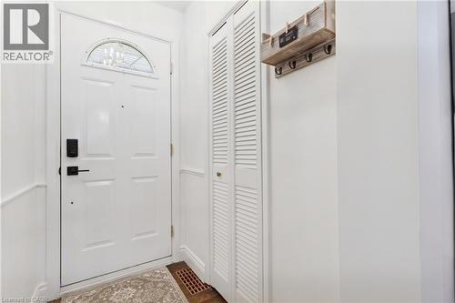 386 Patricia Drive, Burlington, ON - Indoor Photo Showing Other Room