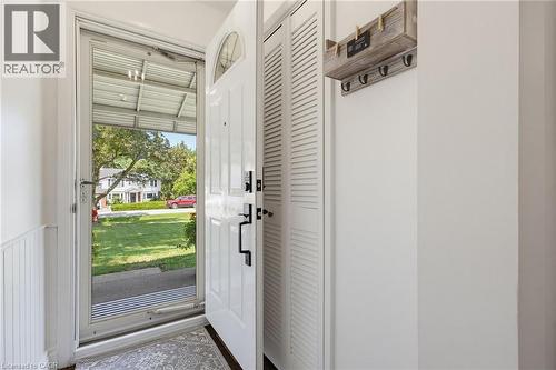 386 Patricia Drive, Burlington, ON - Indoor Photo Showing Other Room