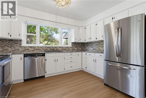 386 Patricia Drive, Burlington, ON - Indoor Photo Showing Kitchen With Upgraded Kitchen