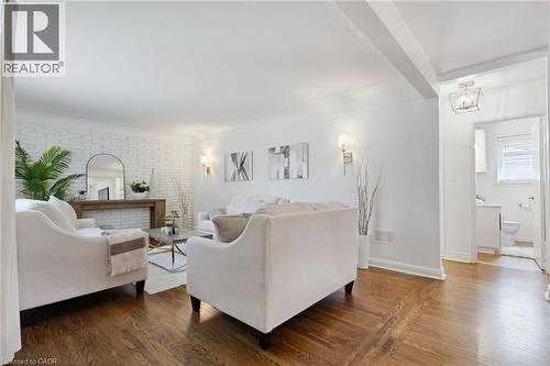 386 Patricia Drive, Burlington, ON - Indoor Photo Showing Living Room