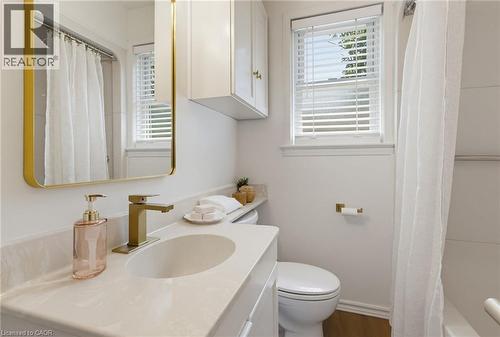 386 Patricia Drive, Burlington, ON - Indoor Photo Showing Bathroom