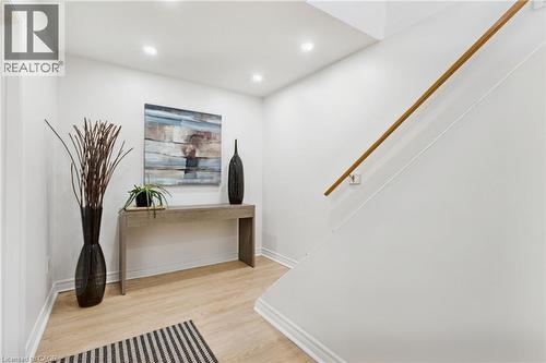 386 Patricia Drive, Burlington, ON - Indoor Photo Showing Other Room