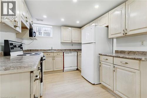 386 Patricia Drive, Burlington, ON - Indoor Photo Showing Kitchen