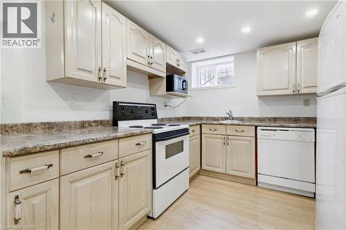386 Patricia Drive, Burlington, ON - Indoor Photo Showing Kitchen