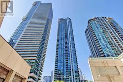 1802 - 18 HARBOUR STREET Toronto, ON M5E 1Z8