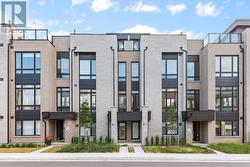 14 CREDIT LANE Richmond Hill, ON L4E 1G9